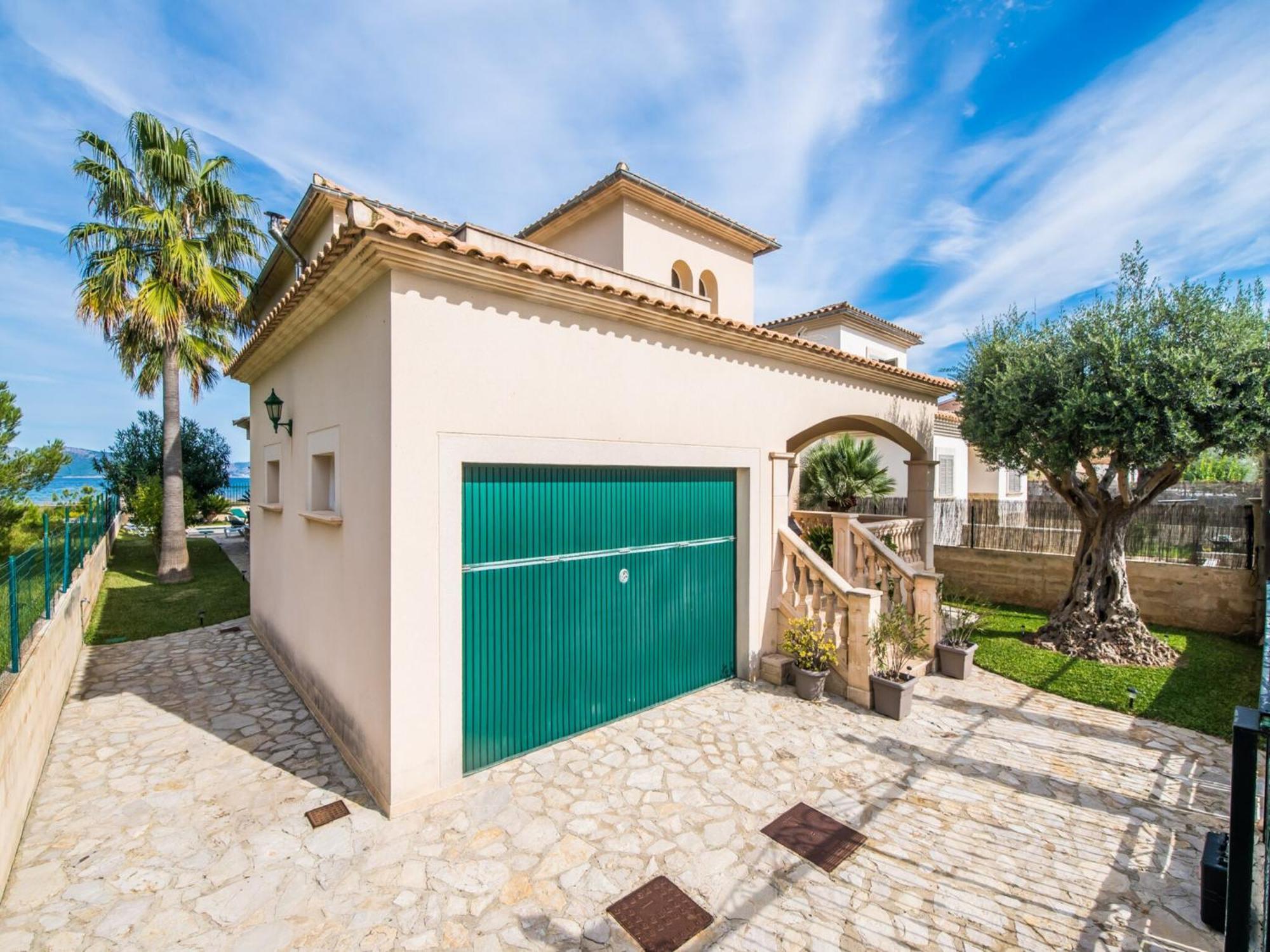 Elegant With Private Pool